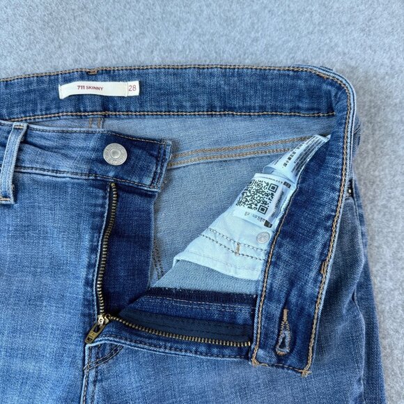 Levis 711 Skinny Jeans Womens Size 28 Medium Wash Denim Stretch Ankle Length - Picture 3 of 16